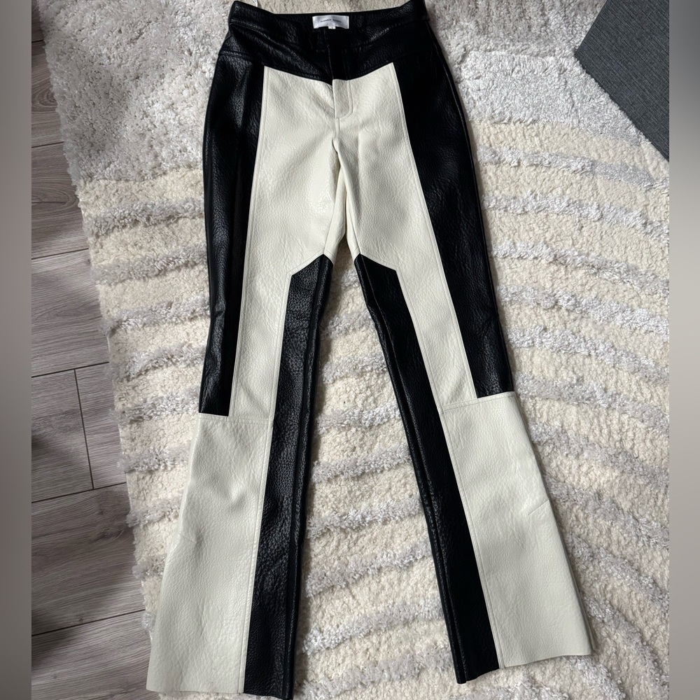 Ronny Kobo - High Rise Faux Leather Pants 🤍🖤 - Picture 3 of 8